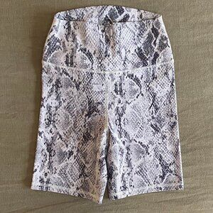 Alo Yoga Snakeskin Vapor High-Qaist Biker Short
